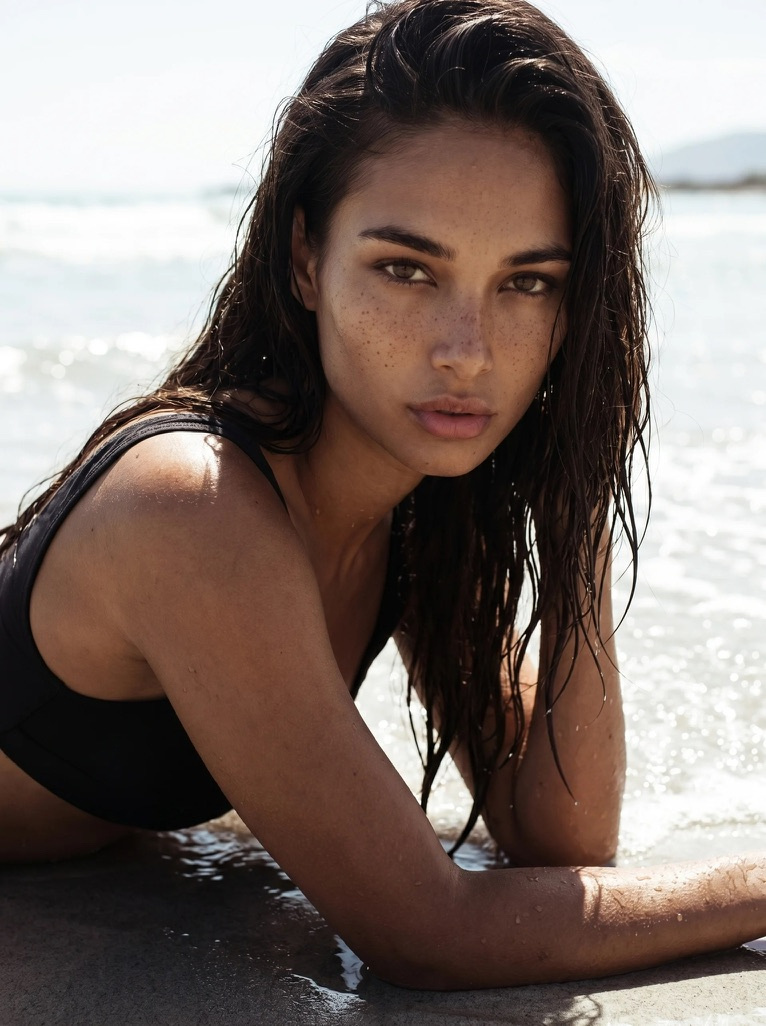 Carmen Cruzoe — beach portrait
